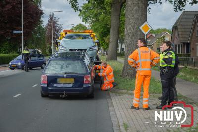 Alleen materiële schade bij ongeval met drie auto's op de Zuiderzeestraatweg in Doornspijk. - © NWVFoto.nl