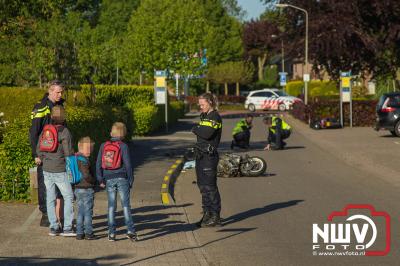 Traumaheli inzet bij ongeval met twee scooters op de Hoge Enk. - © NWVFoto.nl