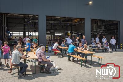 Op vrijdag 21 juni opende Jan Bakker zijn nieuwe kantoor met bedrijfshallen op bedrijventerrein H2O in Wezep, met op zaterdag een open dag. - © NWVFoto.nl