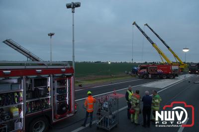 Dode bij ongeval met tankwagen gevuld met gevaarlijke stoffen op de A6 bij Bant. - © NWVFoto.nl