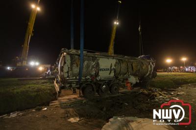 Dode bij ongeval met tankwagen gevuld met gevaarlijke stoffen op de A6 bij Bant. - © NWVFoto.nl