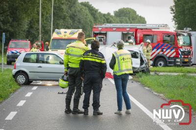 Bij een ongeval op de kruising  Biddingringweg met de Elburgerweg bij Dronten, is een persoon om het leven gekomen. - © NWVFoto.nl
