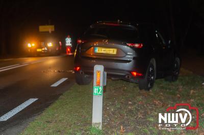 Meerdere personen voor controle naar het ziekenhuis, na ongeval met twee auto's op de Wolberg N309. - © NWVFoto.nl