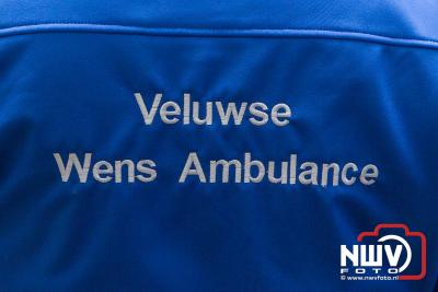 Te weinig publiek om een groot bedrag aan de Veluwse Wens Ambulance te kunnen schenken, maar gezellig was het wel. - © NWVFoto.nl