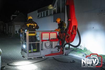 Afgaand alarm trekt aandacht van passerende brandweer Oldebroek. - © NWVFoto.nl