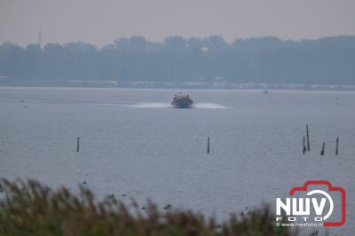 Bemanning van de KNRM boot Evert Floor door corona dit jaar helaas niet door Sar helikopter opgepikt vanaf de boot. - © NWVFoto.nl
