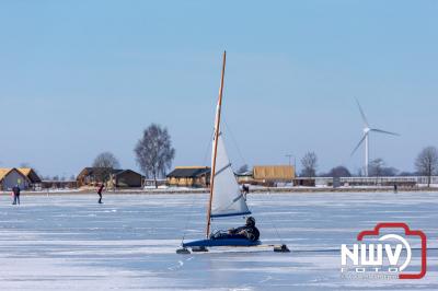 IJszeilers konden na jaren wachten weer naar hartelust zeilen op het Veluwemeer bij Elburg. - © NWVFoto.nl