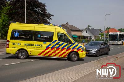 Gewonde bij ongeval voor zebrapad Zuiderzeestraatweg West N310 Doornspijk. - © NWVFoto.nl