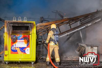 Brandweer voorkomt erger door snel ingrijpen, winkel en woonhuis gespaard gebleven in Oldebroek. - © NWVFoto.nl