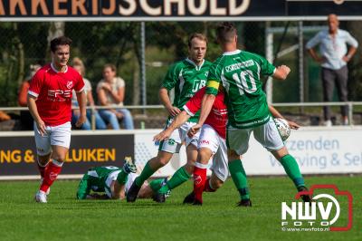 Owios verspeelt in de negentigste minuut de winst op vv Hierden. - © NWVFoto.nl